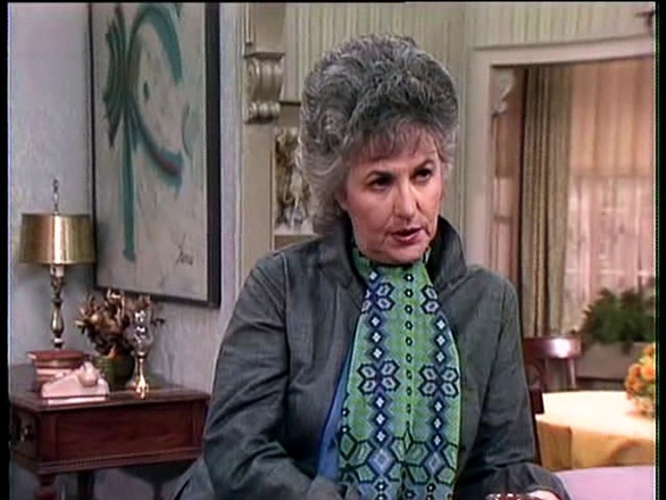 Maude - S01E10