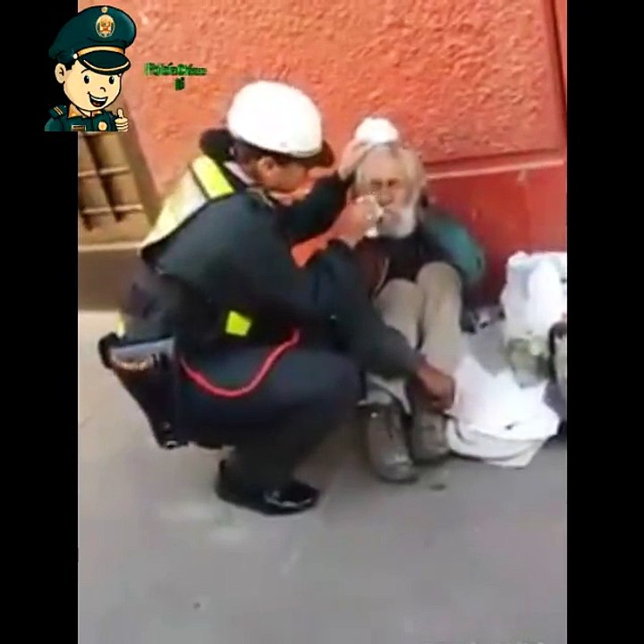 Policia Peruana Limpa Sem-Abrigo!