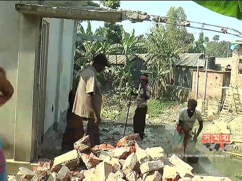 টাঙ্গাইলে লৌহজং নদী পাড়ের অবৈধ স্থাপনা উচ্ছেদ অব্যাহত