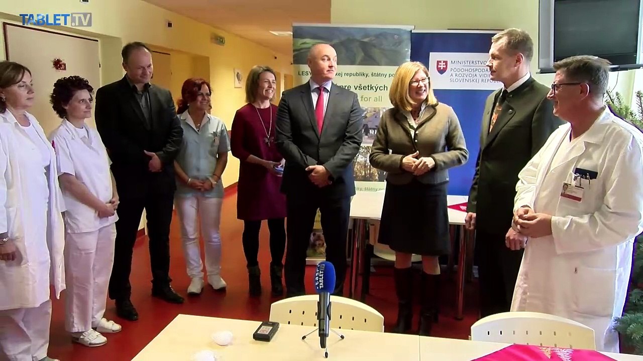 ZÁZNAM: Brífing G. Matečnej pri príležitosti odovzdania vianočného stromčeka Univerzitnej nemocnici