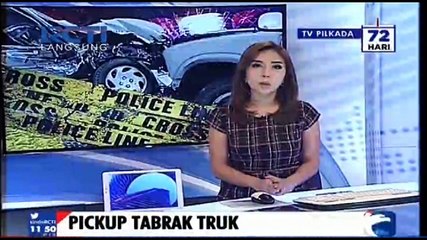 Evakuasi Sopir Pickup yang Terjepit Badan Mobil