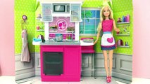 Barbie Küche deluxe mit Herd, Waschbecken, Schränken - unboxing und demo