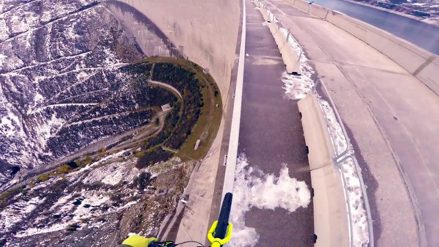VTT - Fabio Wibmer sur son VTT en équilibre sur un barrage de 200 m de haut et sa pratique du Street Trial