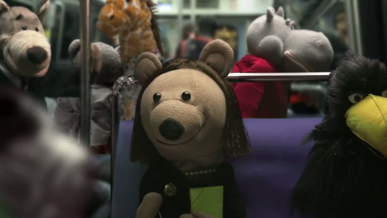 La sociologue et l'ourson, teaser