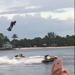 Le Flyboard Air, l'engin qui permet à l'Homme de voler enfin