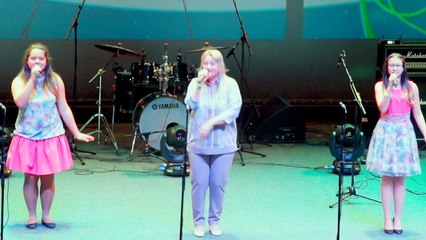 Екатерина Фетисова на финале конкурса "Песня Сахалину" 03.12.2016г.
