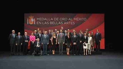 Entregan Medallas de Oro al Mérito en Bellas Artes 2015