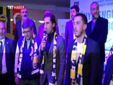Fenerbahçeli futbolcular, engelli gençlerle buluştu