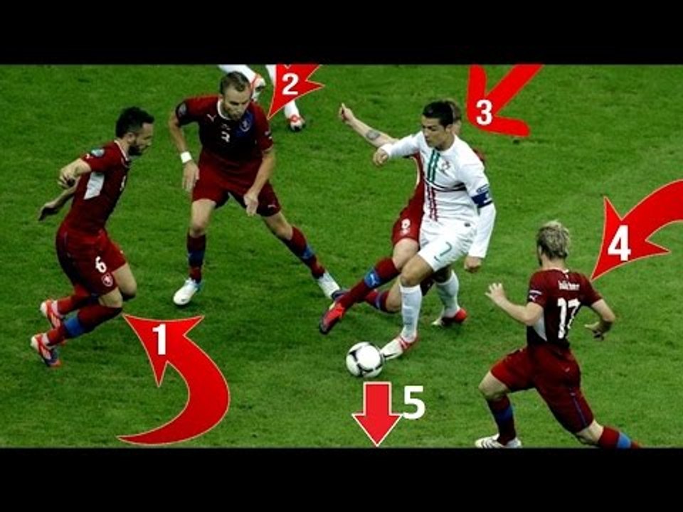 Cristiano Ronaldo - making 5 defenders look amateur
