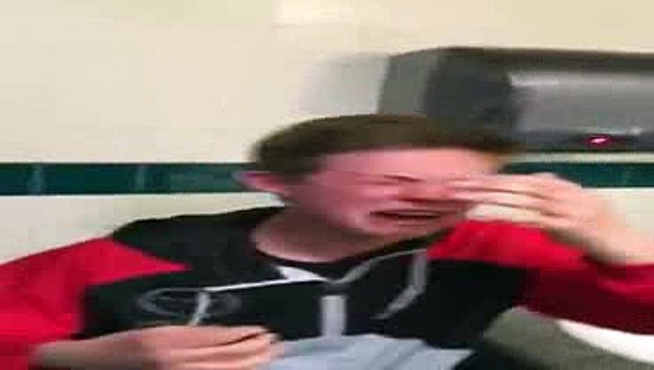 Crazy pepper bet: OMG this kid is so hilarious...but bet is a bet