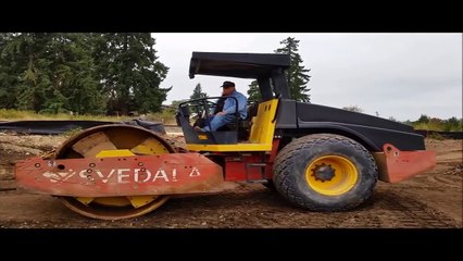 Roller compactor - Dynapac CA362 smooth drum working