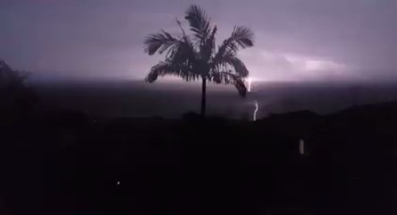 Скачать видео: Lightning Storm Strikes South of Brisbane