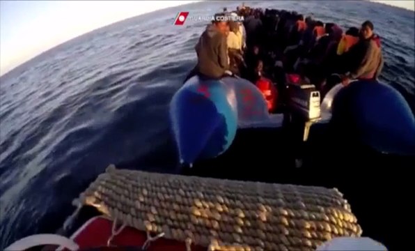 Roma - soccorsi 800 migranti in 9 azioni a largo Libia: 16 morti
