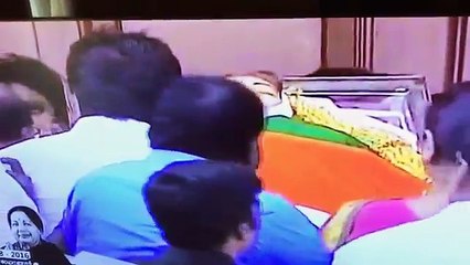 Vijayakanth pays homage to Jayalalitha