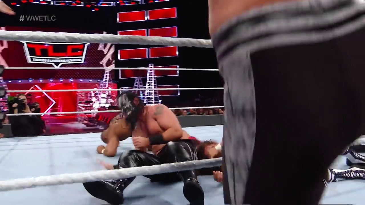 10-Man Tag Team Match: WWE TLC 2016 Kickoff