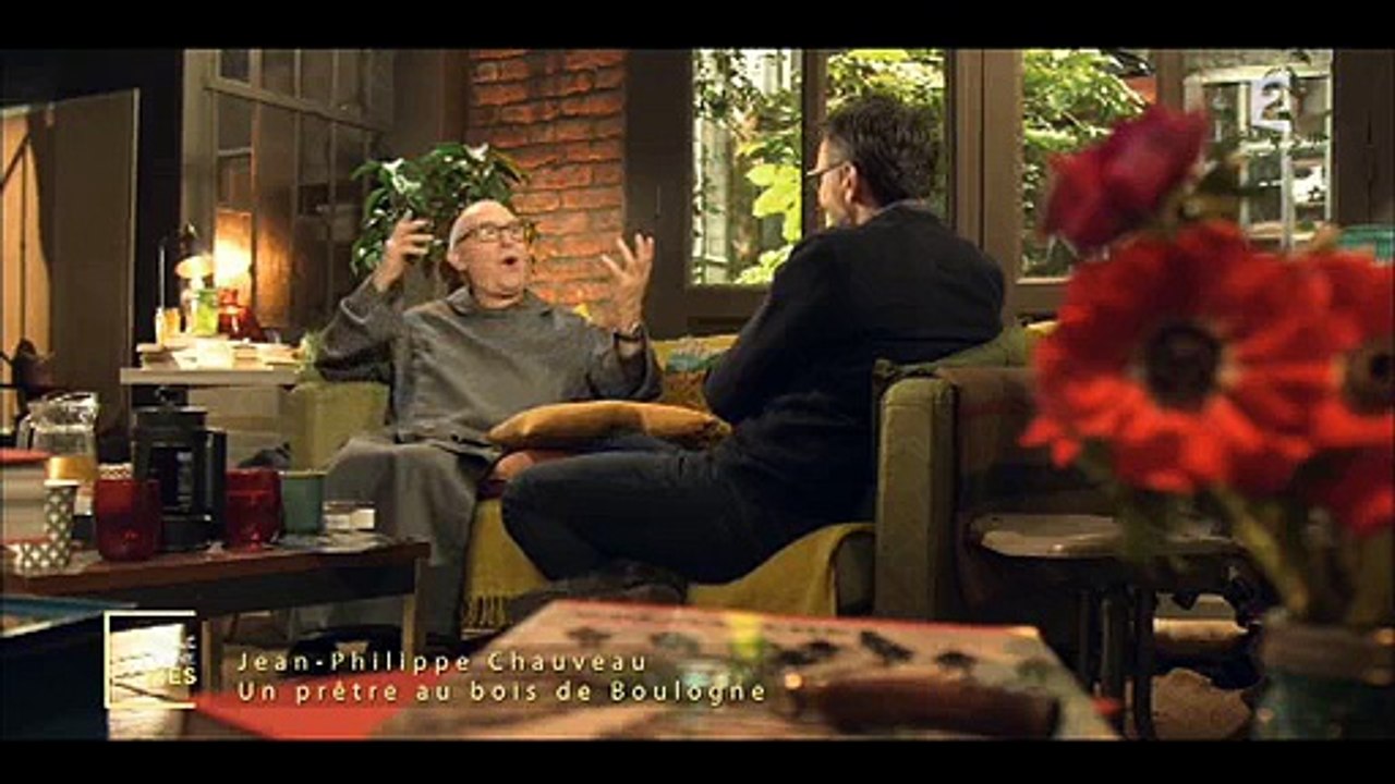 Un prêtre raconte ses rencontres improbables au Bois de Boulogne - Regardez