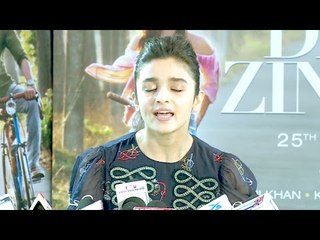 Alia Bhatt Singing Love You Zindagi Song LIVE In Public - Dear Zindagi
