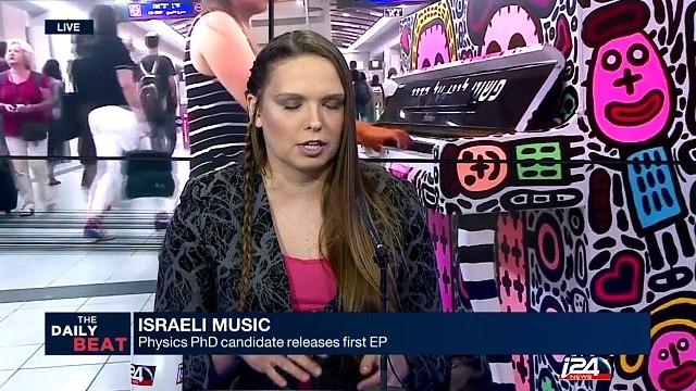 Israeli Music : up-and-coming singer-songwritter performs in studio