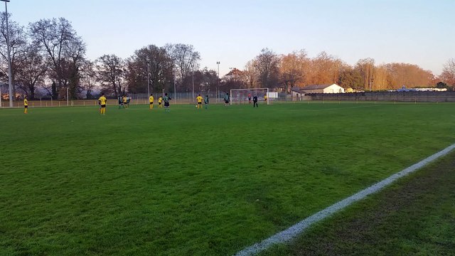 03-12-16 Championnat U17 - But de Pierre sur Penalty face à Bessens