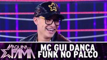 MC Gui dança funk no palco