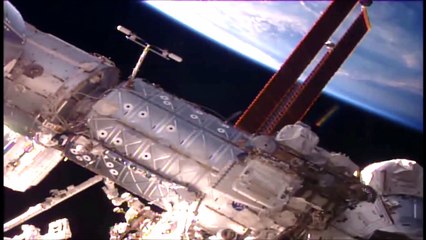 Giant ufo cigar space station Dec 05 2016.