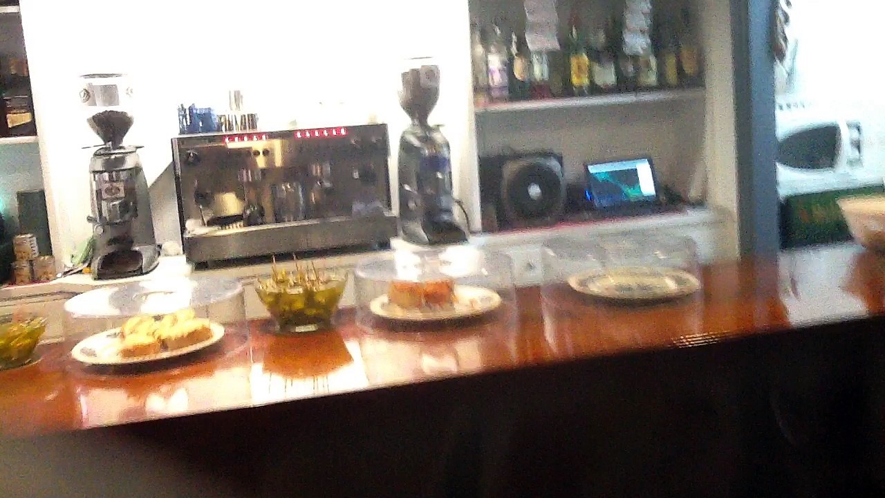 iñaki y Luito en el bar de Josu