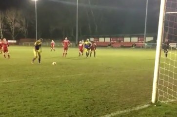 A 40 ans, il marque un penalty incroyable