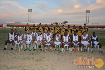 Paraíba apresenta novo elenco para temporada 2017