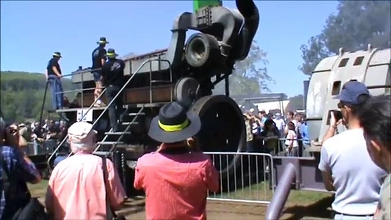 Antique Giant diesel engine Duvant start up