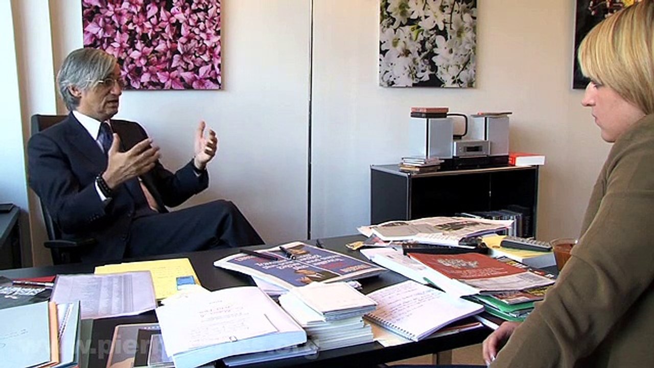 Maurice Szafran  chopé par le réalisateur Pierre Carles