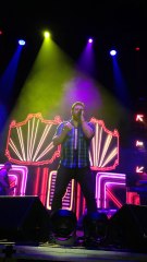 CHRIS YOUNG NEON  DECEMBER 3 2016 WILKES BARRE PA