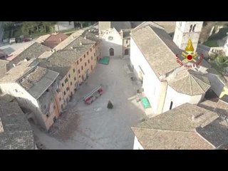 Visso - Terremoto. Drone su centro storico (06.12.16)