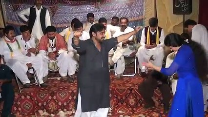 UCHI  DHAKEE GHAR SAMNY NI AYA NI AYA SHADI MUJRA MEHFIL