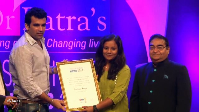 Revealed! Chak De Hottie Sagarika Ghatge Dating Zaheer Khan