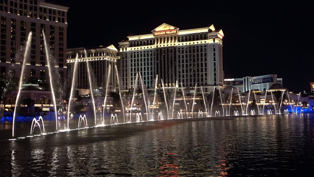Танцующий фонтан Белладжио в Лас Вегас