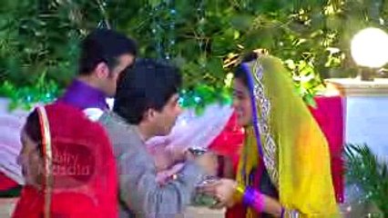 Mihika Verma's SURPRISE VISIT On Ye Hai Mohabbatein Set