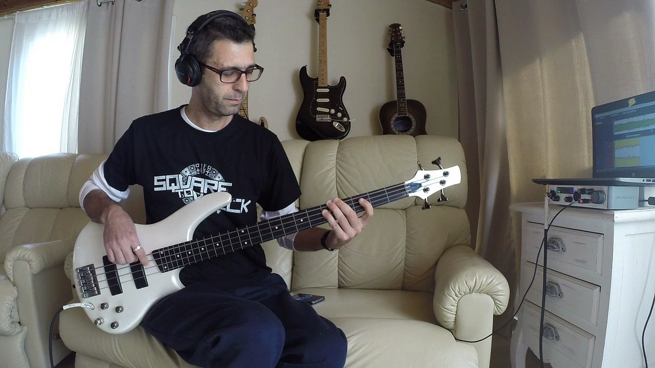 Alannah Myles - Black Velvet [Bass Cover]