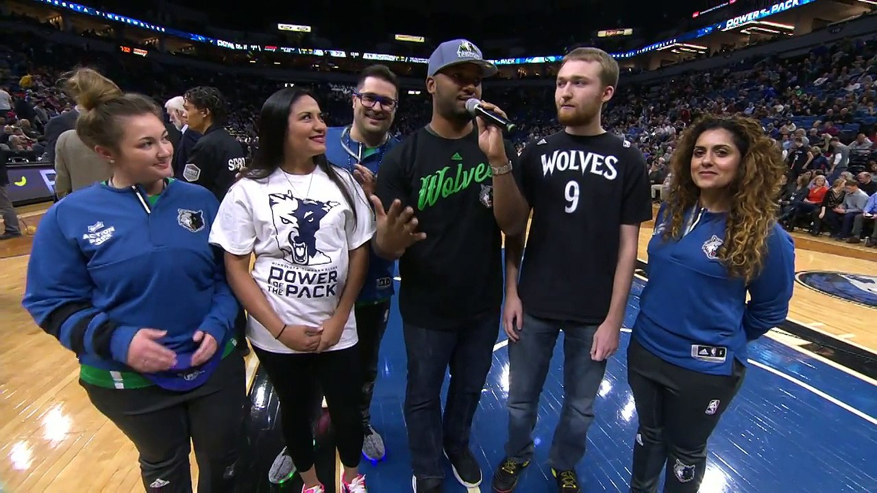 Cette femme choisit la bonne boite pour une demande en mariage surprise