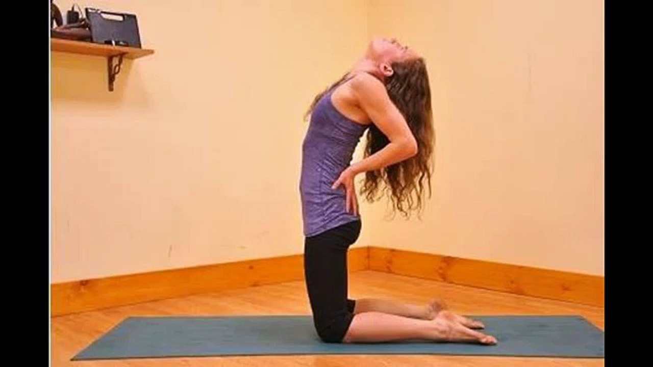 L'Asana. Cours et explications YOGO .Camel Pose OÜ Ustrasana versez débutant