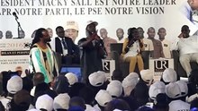 sanex fait du garouwalé à l'opposition pour encenser le PR dans le public
