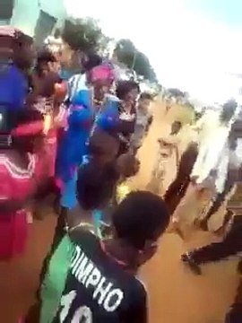 La danse du marié va vous plier de rire