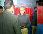 Karachi Police Ki Gunda Gardi Media k Samne Be-Bas