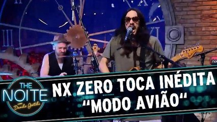 NX Zero toca a inédita `Modo Avião`.