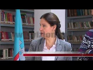 Veliaj e Kumbaro dhurojnë libra - News, Lajme - Vizion Plus