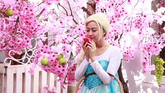 Spiderman Kiss Elsa - Prince Kiss Frozen Elsa - Who Save Sleeping Beauty Frozen