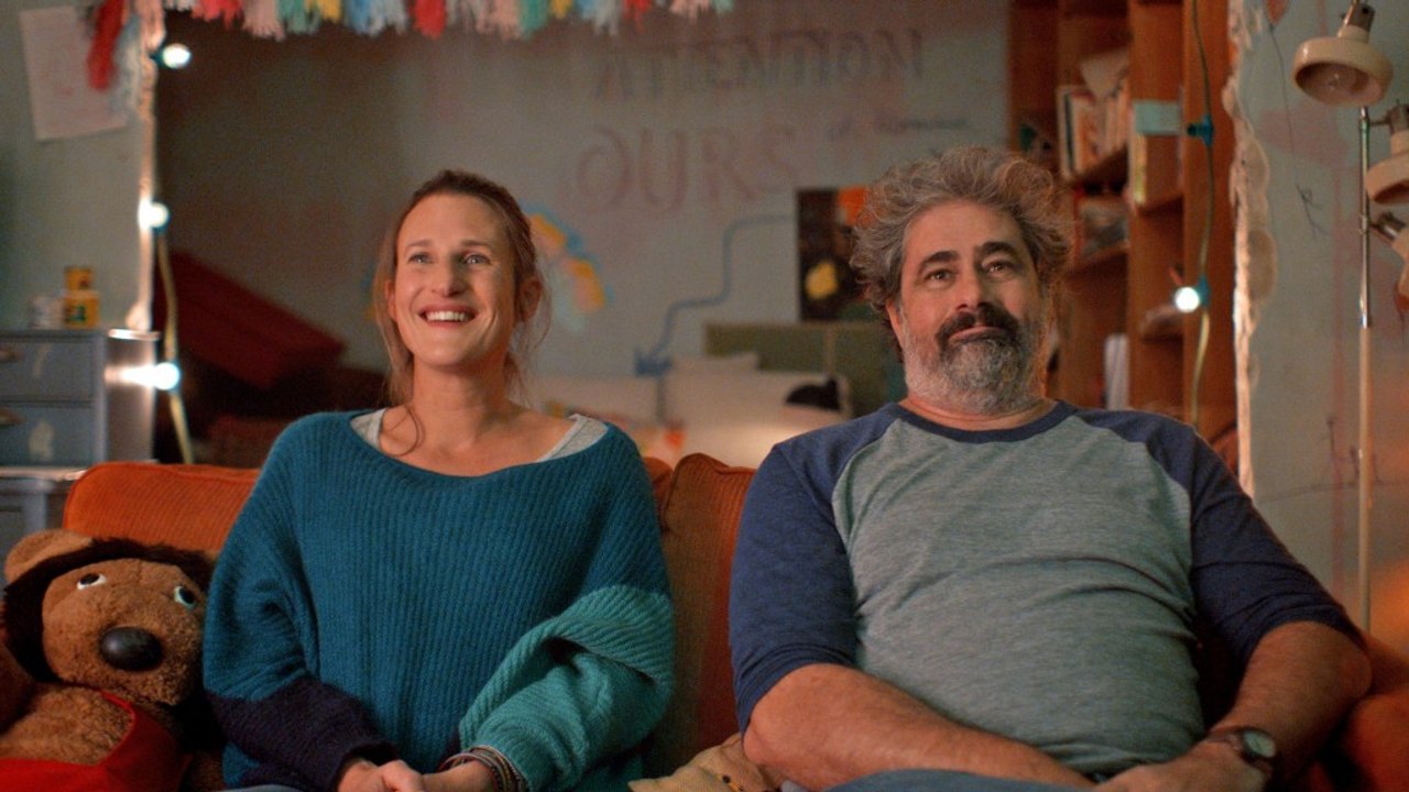 CIGARETTES ET CHOCOLAT CHAUD - Teaser 1 - Gustave Kervern, Camille Cottin