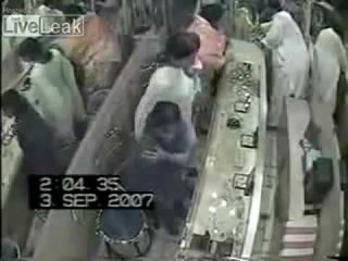 Robbery in Jewellery Store in Karachi Pakistan|Youngster's Choice.