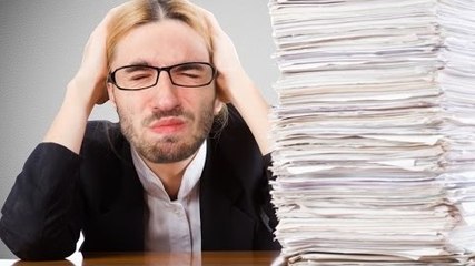 SQUEEZIE-QUAND CHAQUE JOUR EST UN LUNDI (c'est le nom du jeu)