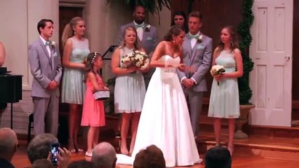 Mlada napustila oltar za vrijeme vjenčanja – ali pažljivo posmatrajte njene ruke!