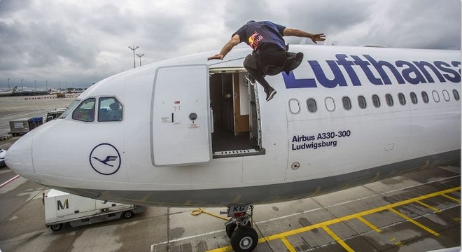 VÍDEO: Última llamara para Mr. Paul, la última locura de Red Bull